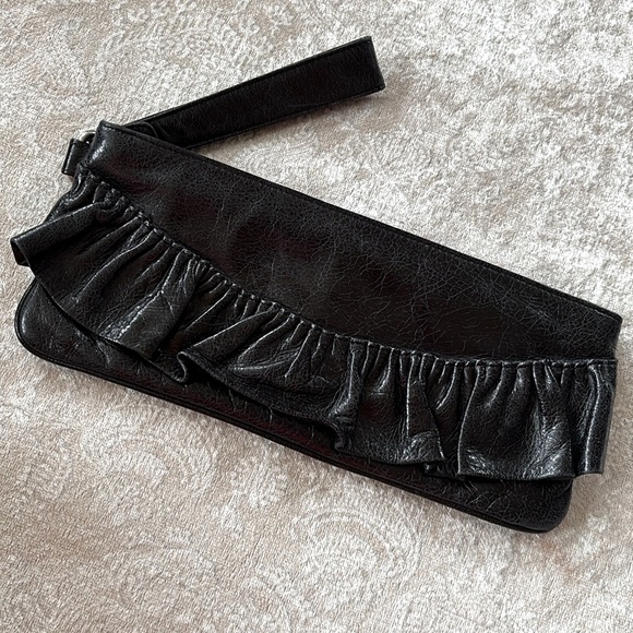 HOBO International Vintage Genuine Leather Black Ruffle Zippered Clutch Wristlet - Picture 16 of 16